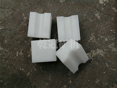 簡述MC尼龍制作天輪襯塊有哪些優(yōu)點(diǎn)？